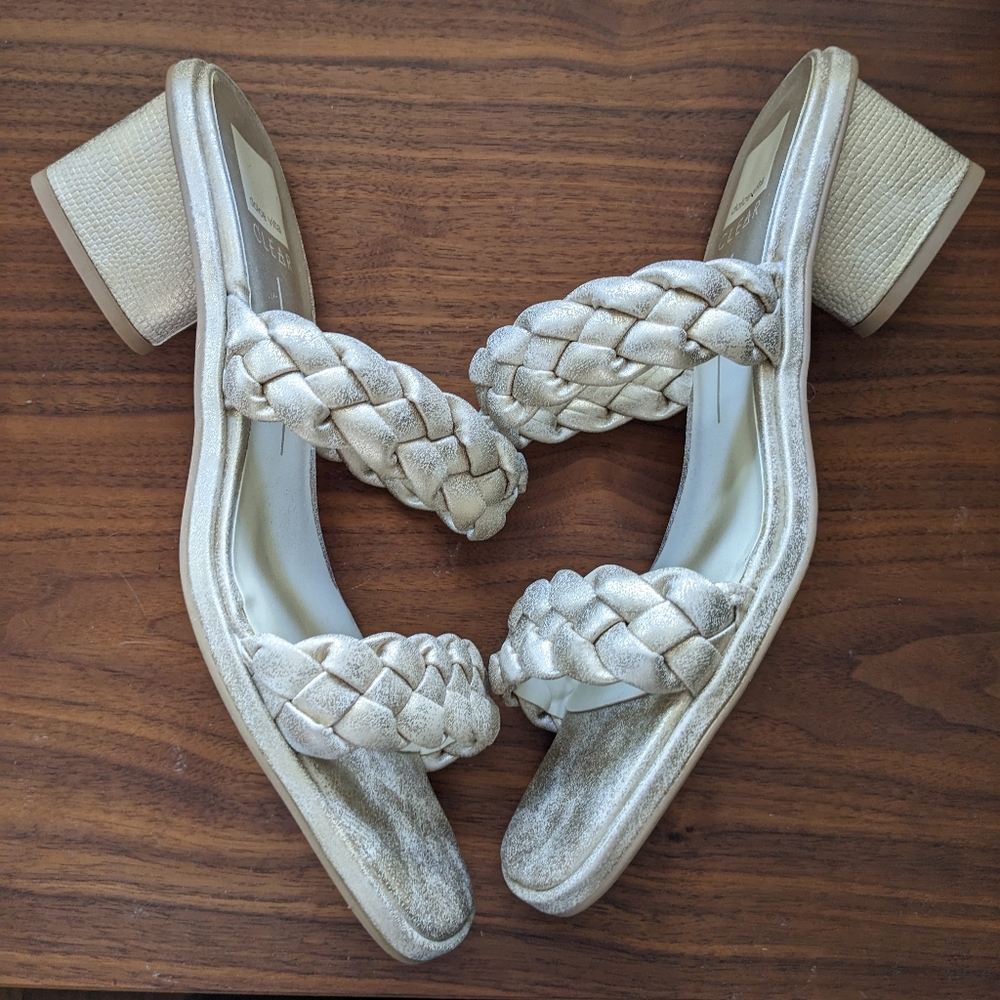 Dolce Vita Ronin sandal in light gold 10 wide
